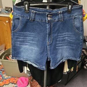 Classic Blue Jean Shorts with Stretch and Cutoff Hem